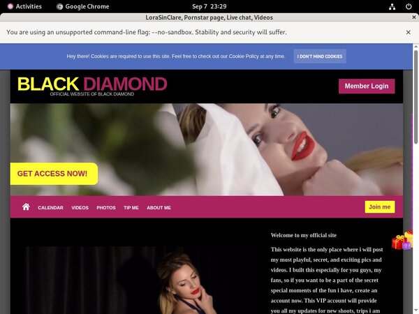 Lorasinclare.modelcentro.com Full Website